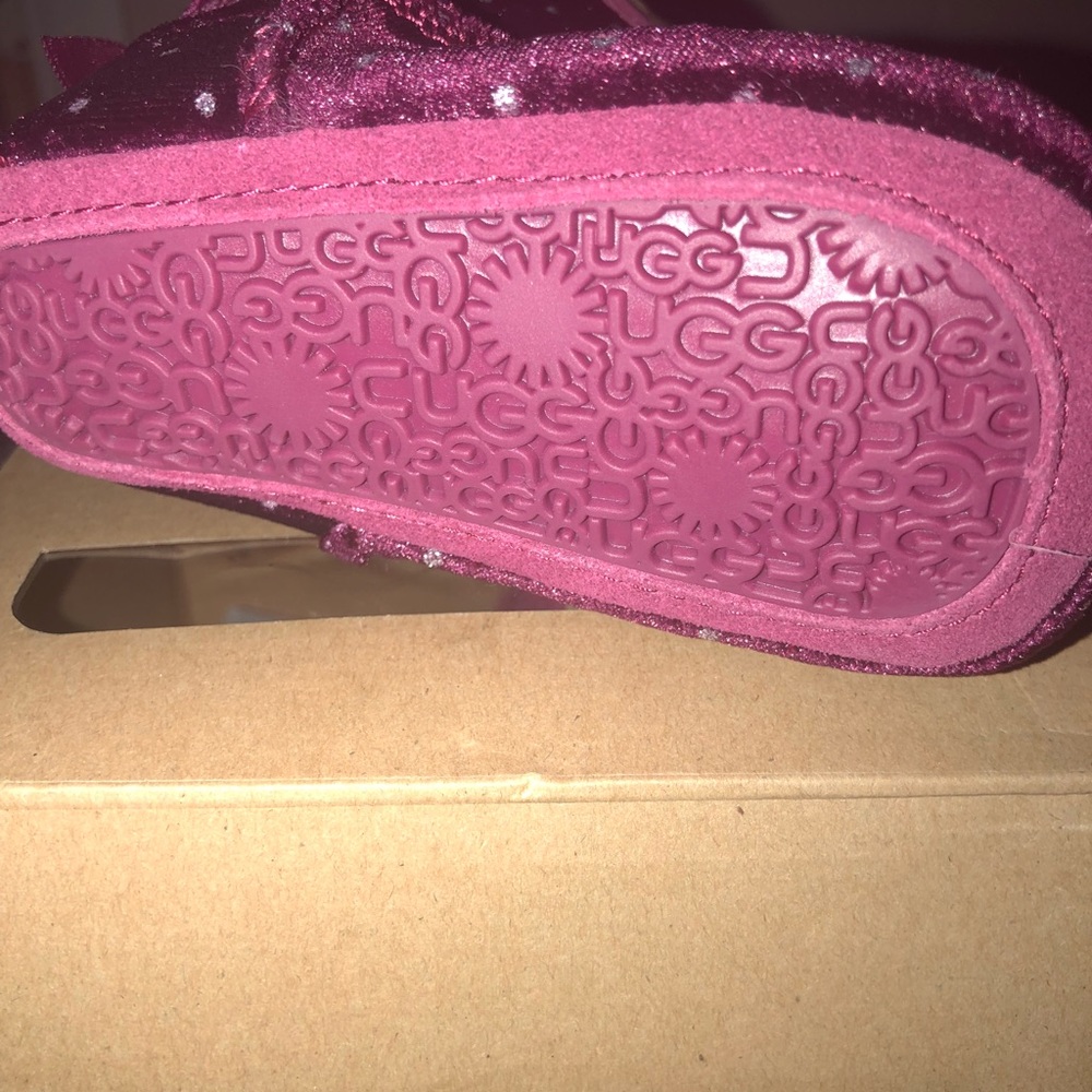 New uggs - Picture 3 of 3